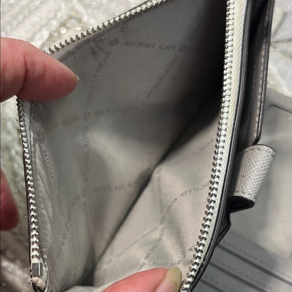 Michael Kors Jet Set Travel Large Logo Double Zip Wristlet - Picture 8 of 10